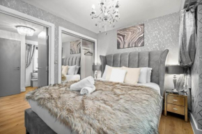 Luxury 1 Bed Flat with Parking 11K - Top Rated - Netflix - Wifi - 70 Inch Smart TV - Birmingham City Centre - TV in Bedroom - Top Rated